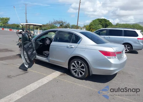 2011 Honda Accord 2.4 Lx из США, поврежденный, VIN 1HGCP2F3XBA102894